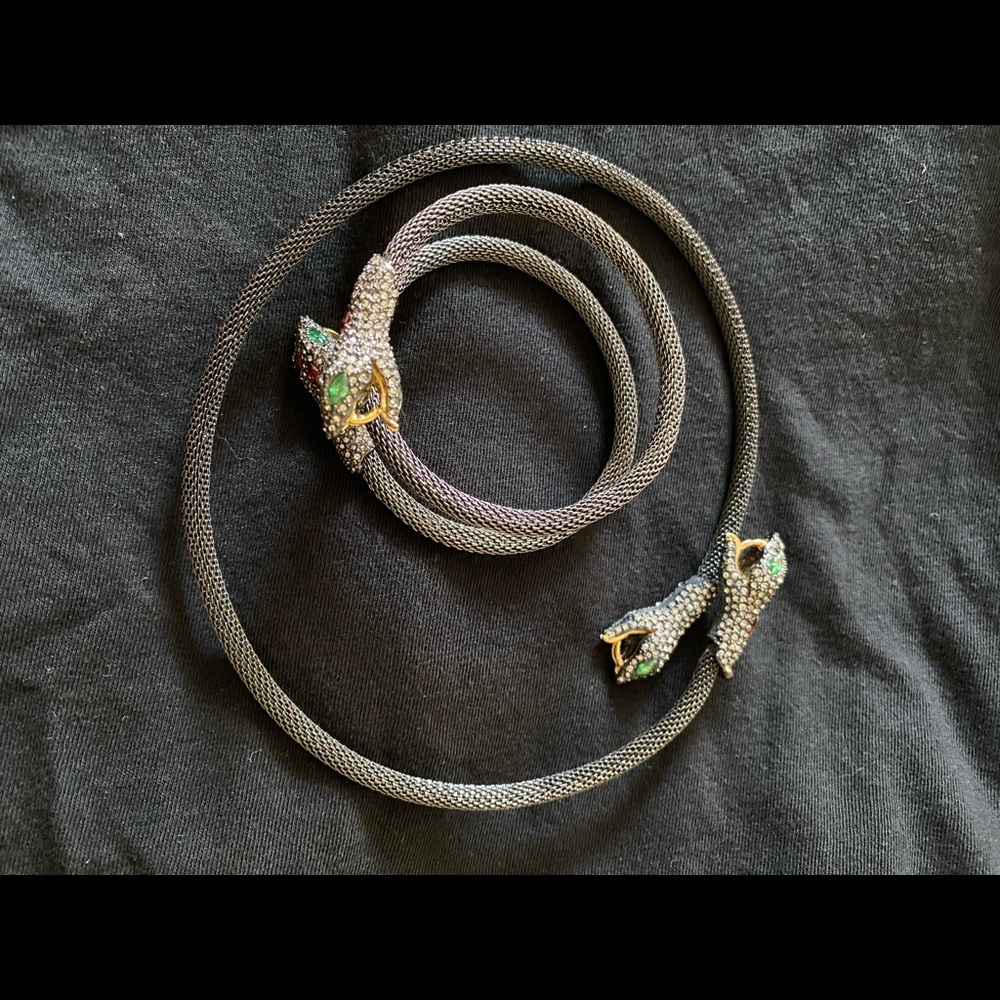 Elegant necklace and bracelet. One set.